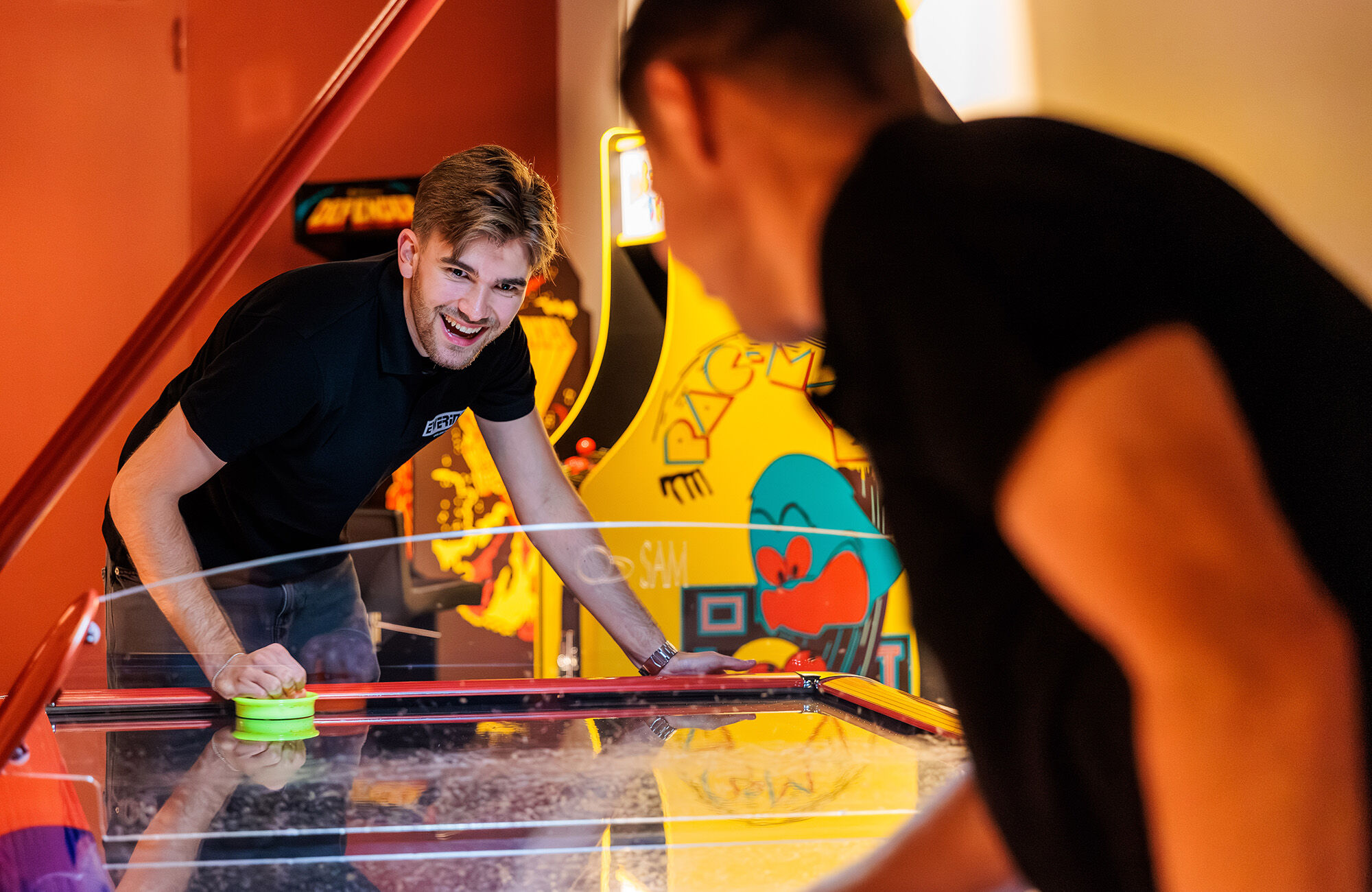 ewering_firmenevent_mitarbeiter_spielekeller