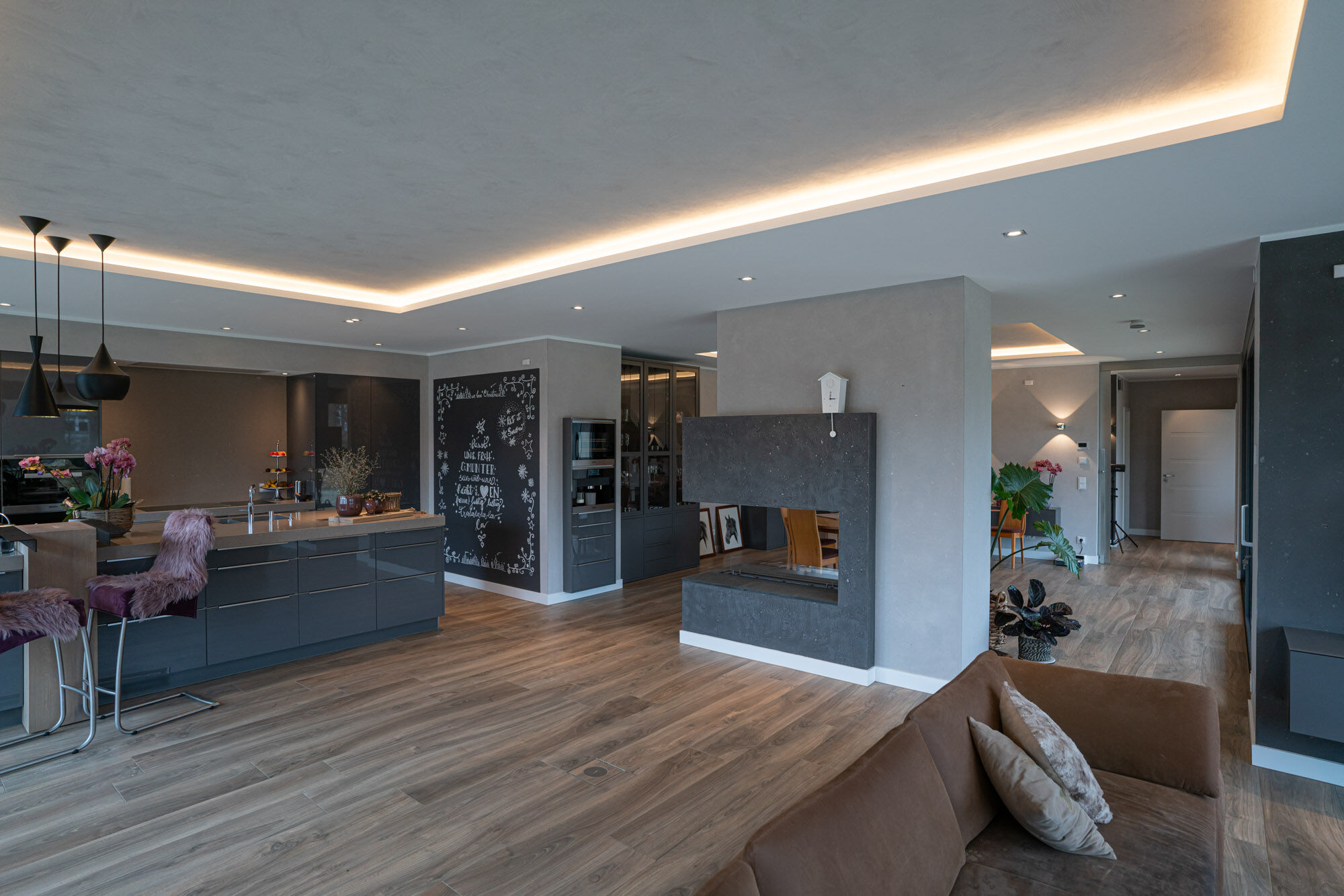 Wohn- und Essbereich im modernen Einfamilienhaus, Modernes Einfamilienhaus