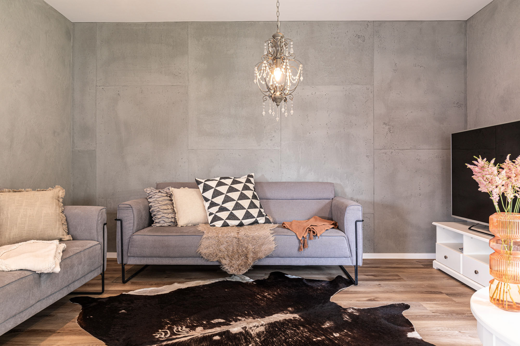 Wohnzimmer mit Frescolori-Putztechnik im Wohnhaus Heiden, Modernes Wohnhaus Heiden