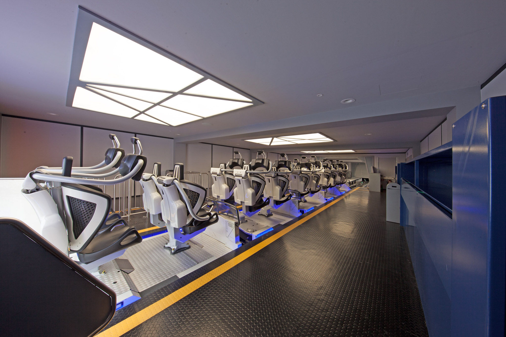 Nora-Kautschuk-Bodenbelag im Themenbereich der Achterbahn, Movie Park Germany Star Trek