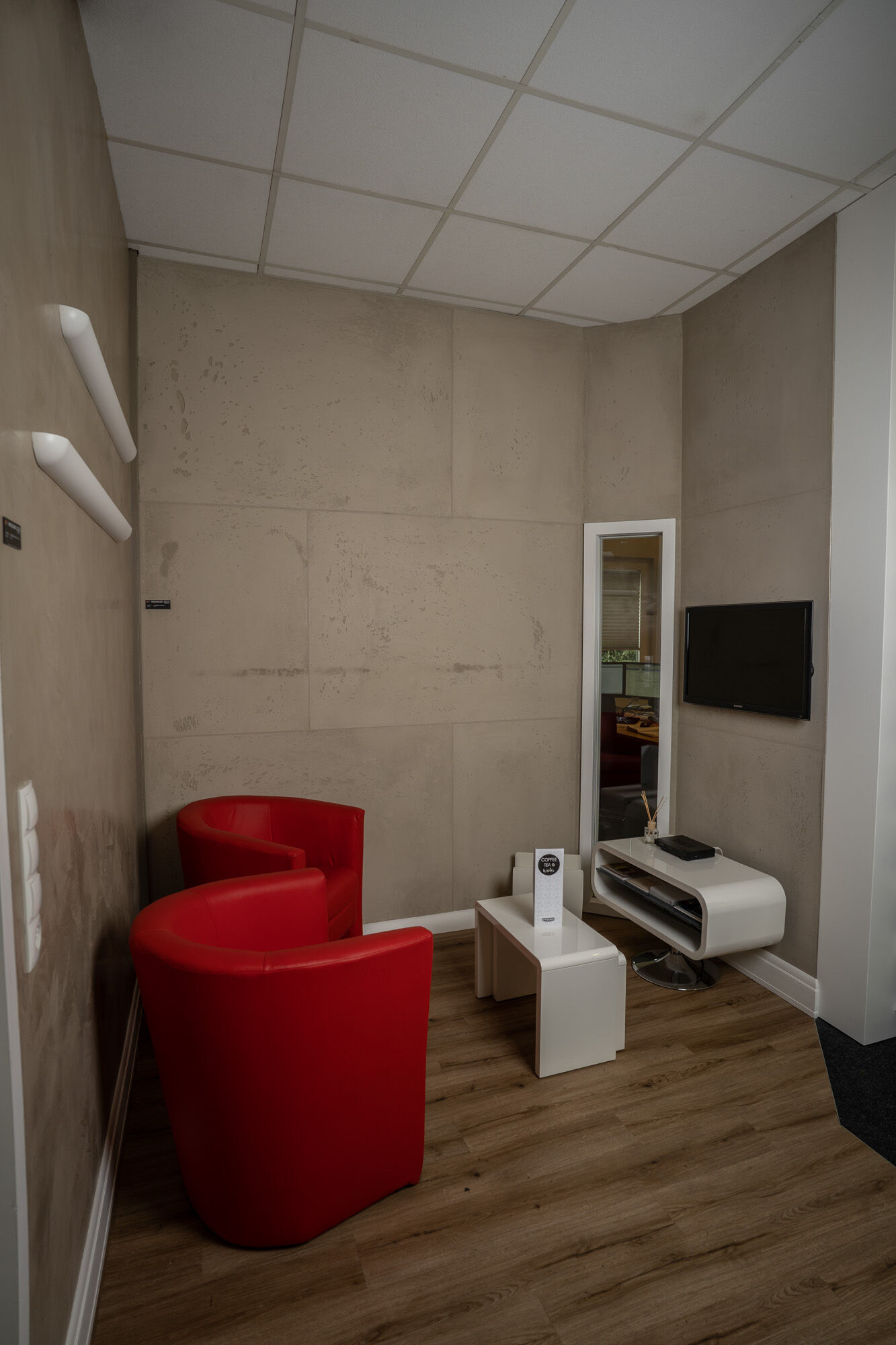 Wartebereich mit Frescoton-Wandgestaltung, Wartebereich Frescoton